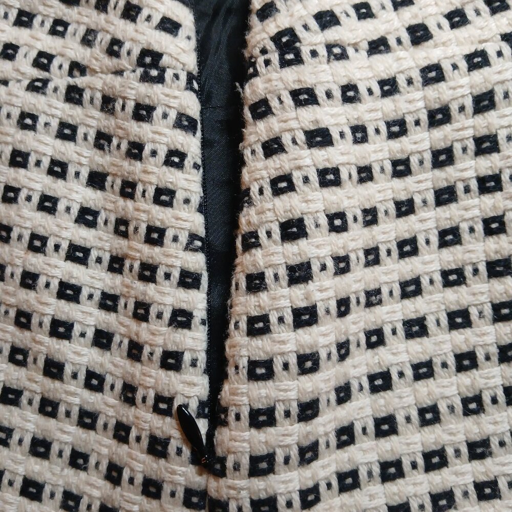 BANANA REPUBLIC Black/Cream Wool Tweed Pencil Career Skirt -Like New - Picture 4 of 5